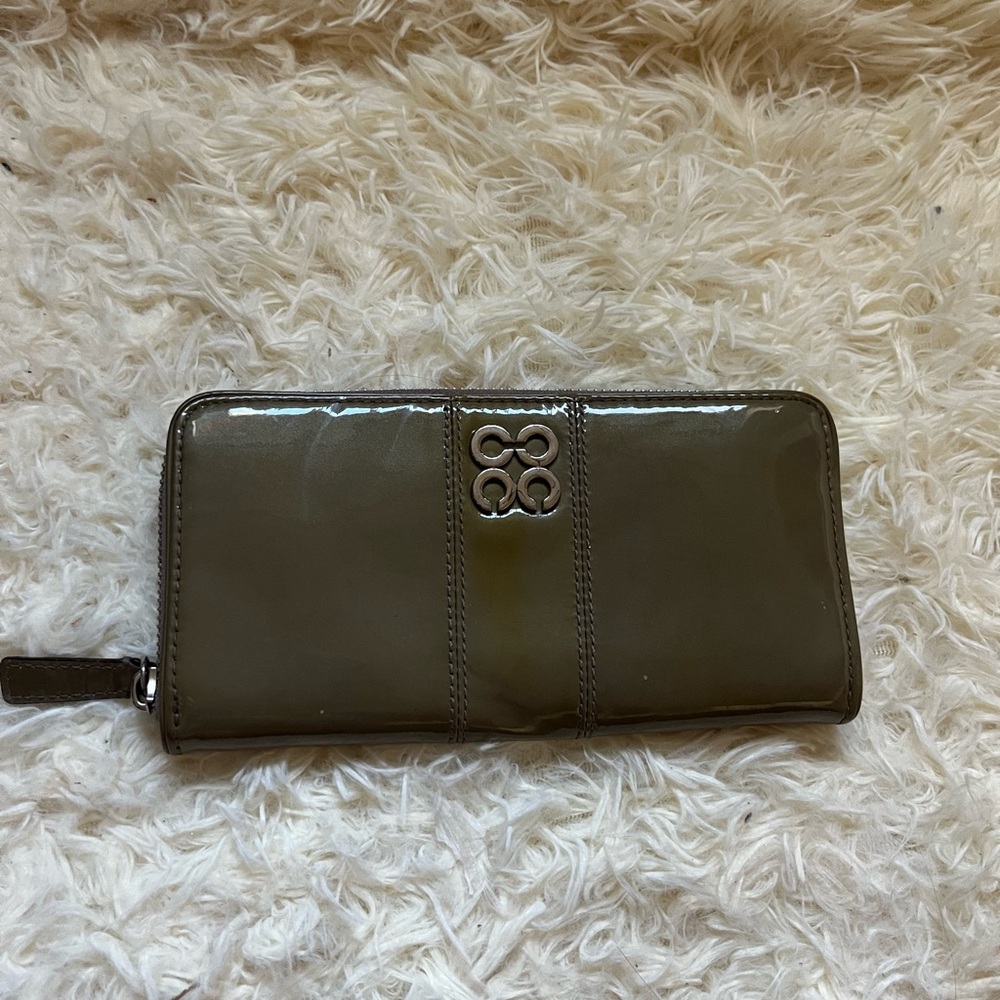 Coach taupe patent accordion Wallet